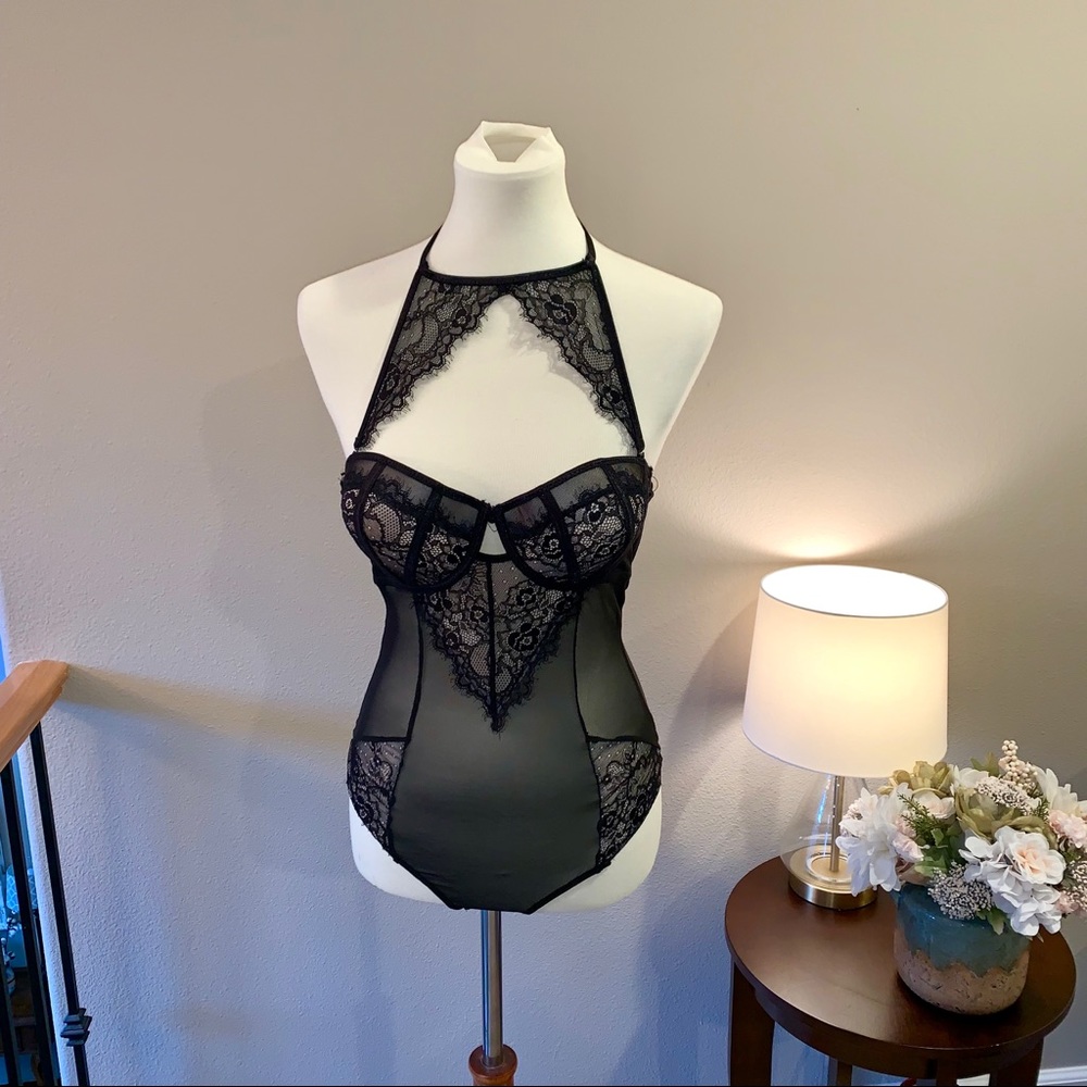 🖤High-Neck Thong Lace Bodysuit Size Large